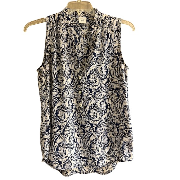 CAbi Tops - Cabi 5038 Women Blue White Abstract Shell Print Sleeveless Split Neck Blouse S